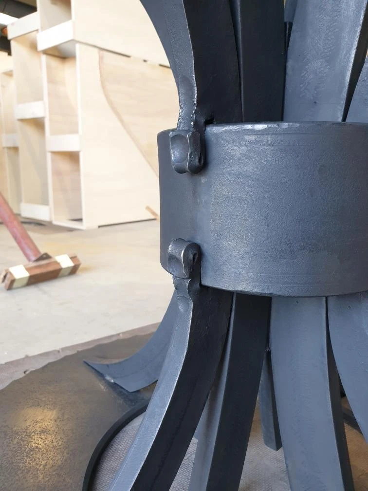 Pieds de table en fer forgée